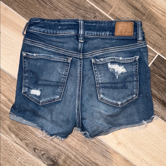 AE Distressed Denim Women Shorts Sz 4 - Picture 3 of 3
